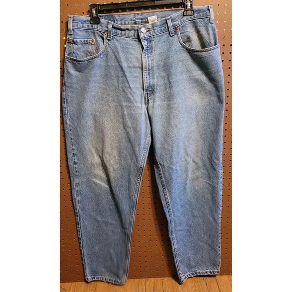 Levi's 560 Jeans  Men's 38 x 31. Preowned - Picture 1 of 8
